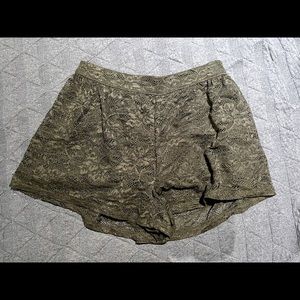 Black lace flowy shorts size S